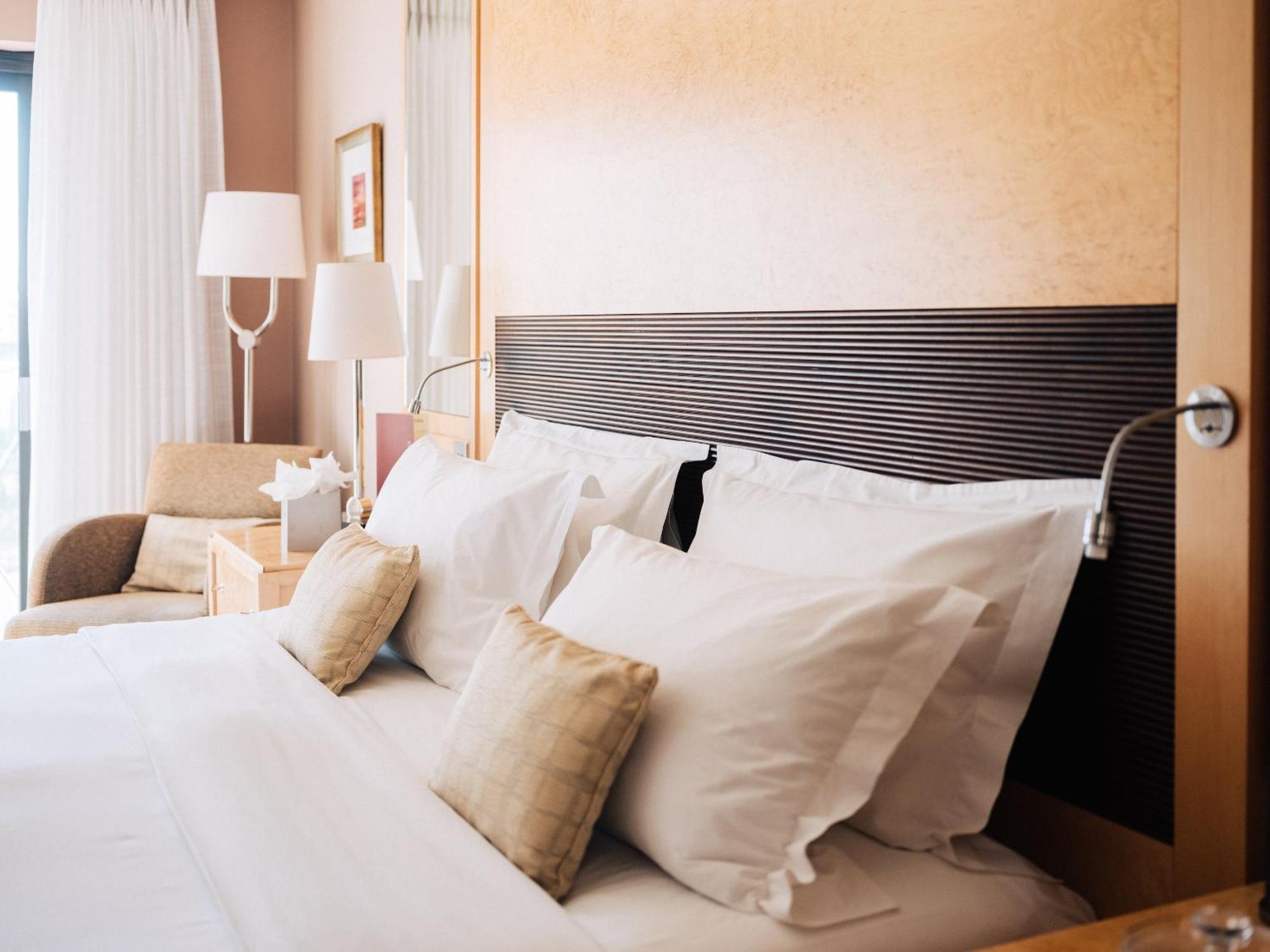 The Club Hotel & Spa Jersey Saint Helier Room photo